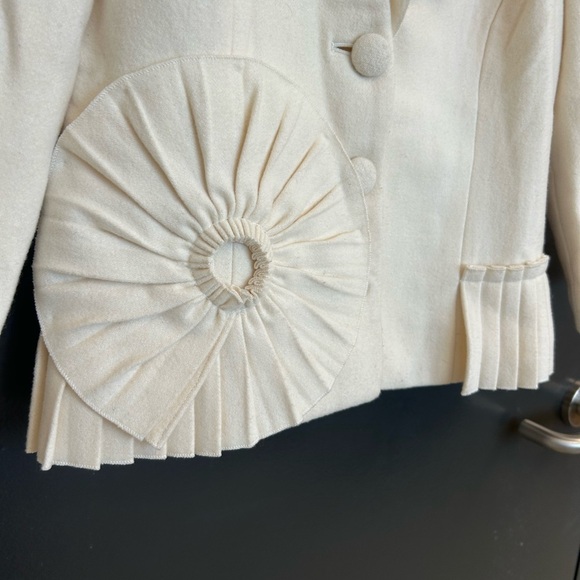 Tabitha (anthropologie) Sz. 2 will blend flower embellishrd Cream blazer EUC - Picture 4 of 13